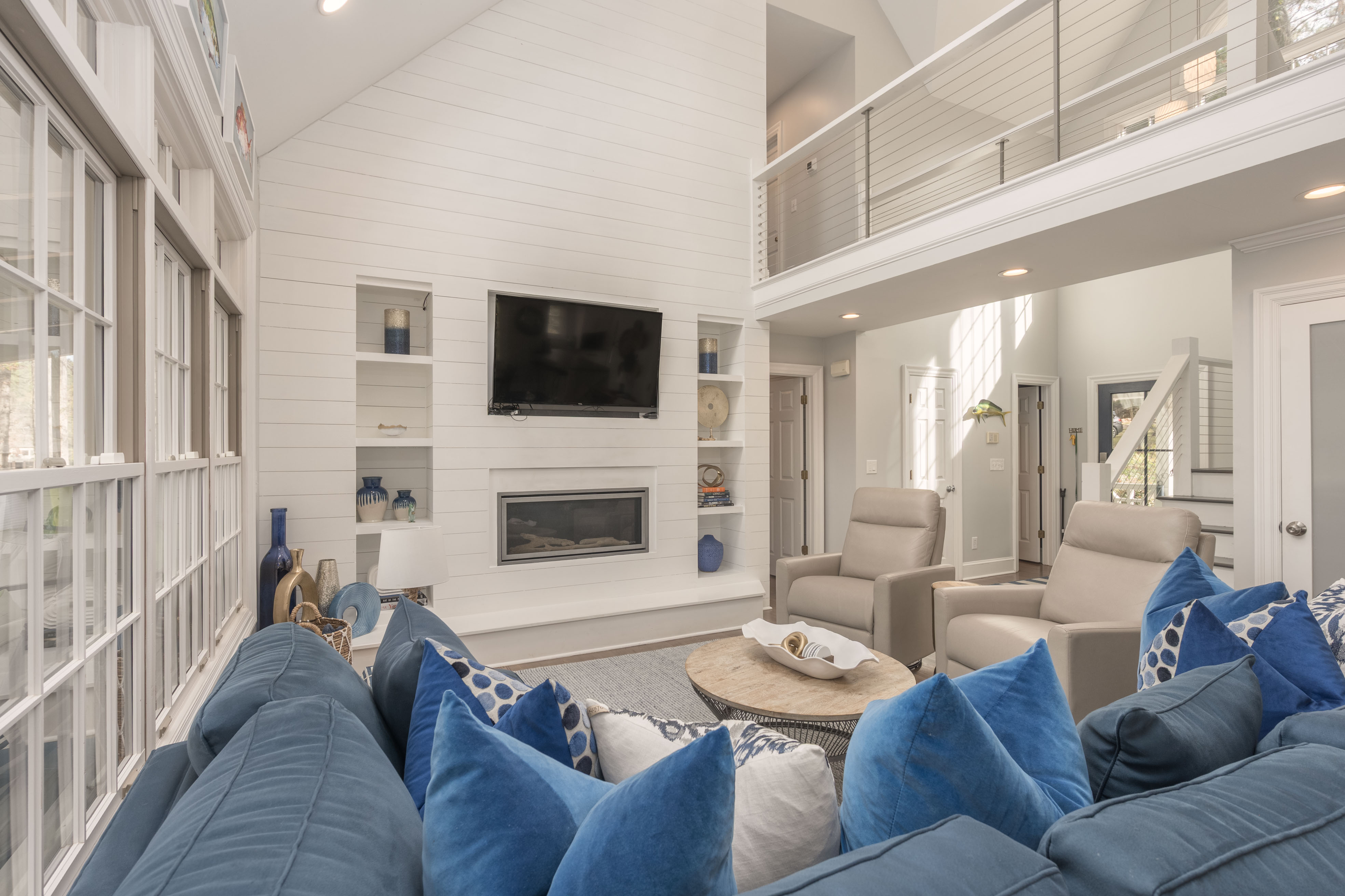 1571 Snug Harbor Drive image 9